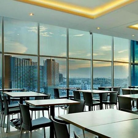 Amaris Hotel Seasons City Jakarta Exteriör bild