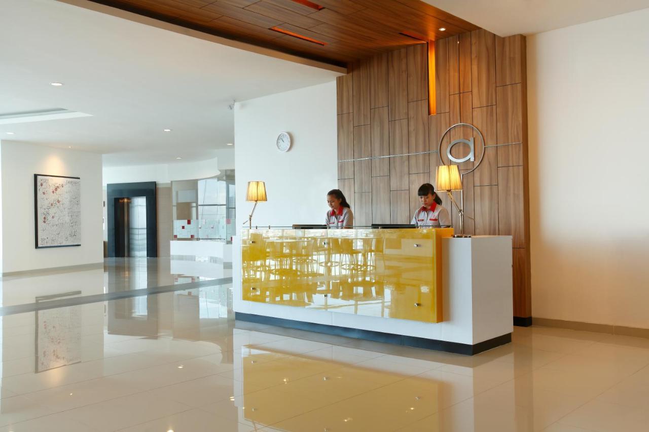 Amaris Hotel Seasons City Jakarta Exteriör bild