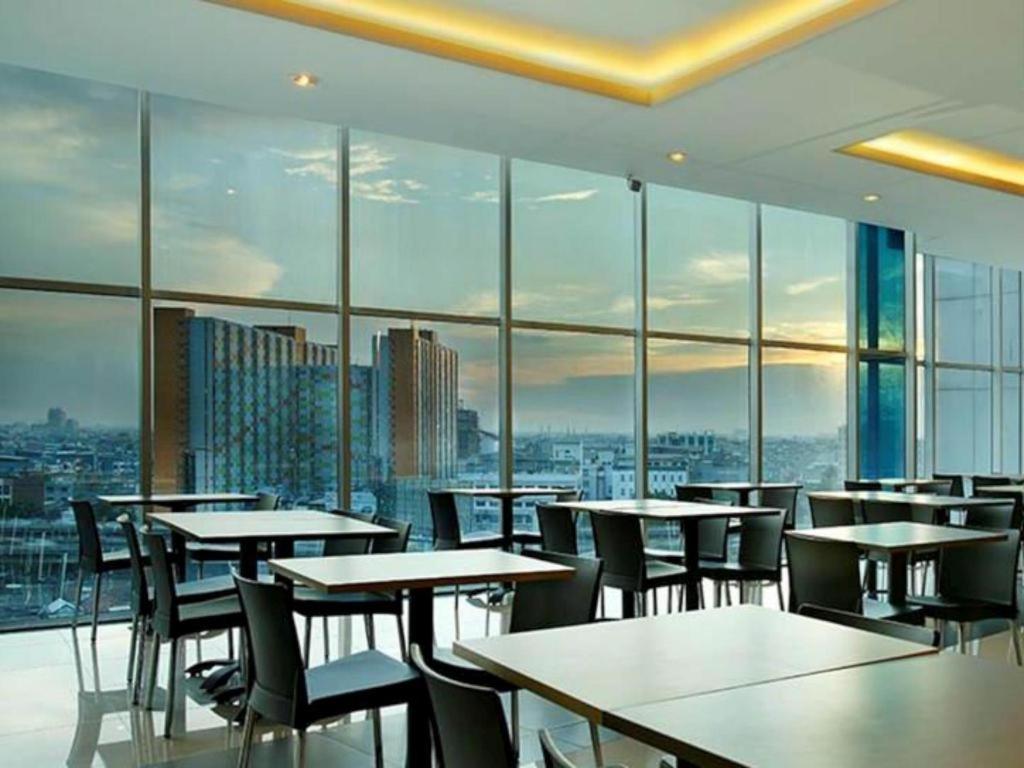 Amaris Hotel Seasons City Jakarta Exteriör bild