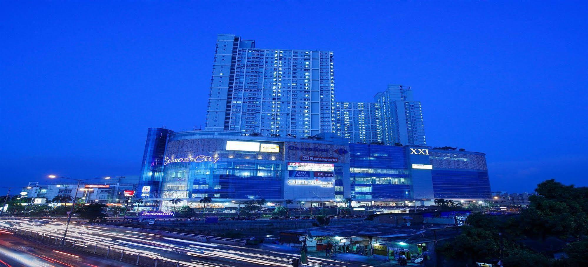 Amaris Hotel Seasons City Jakarta Exteriör bild
