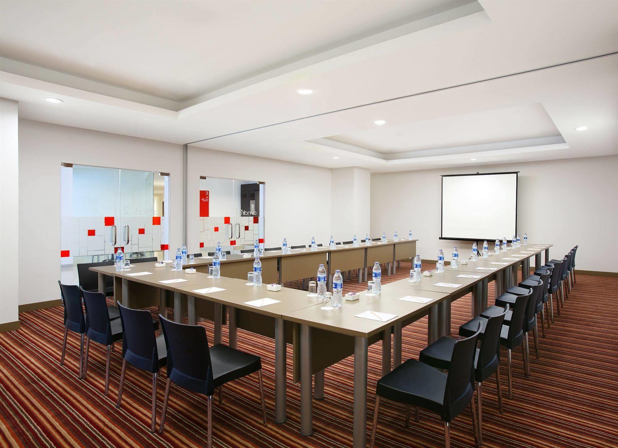 Amaris Hotel Seasons City Jakarta Exteriör bild