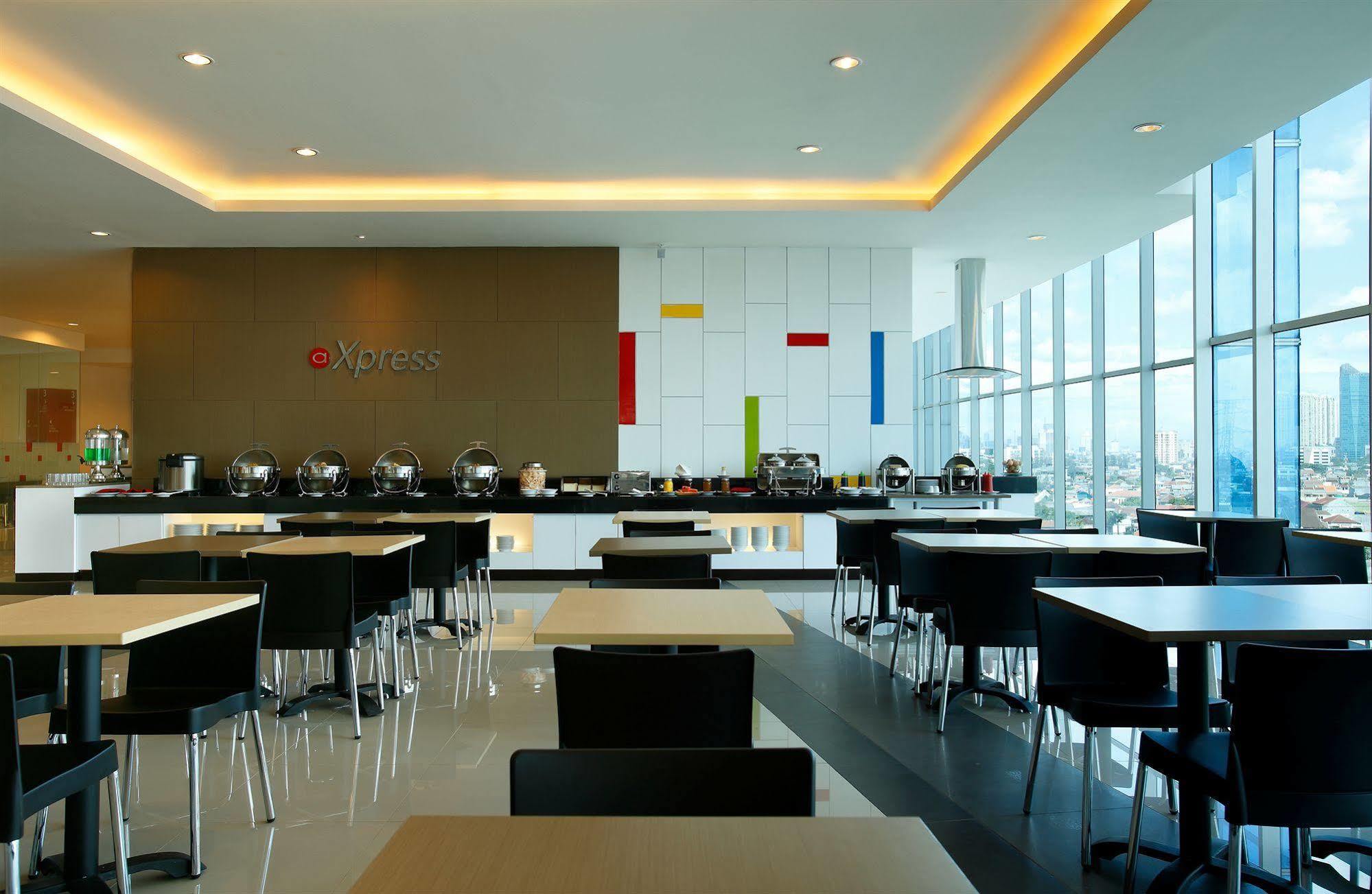 Amaris Hotel Seasons City Jakarta Exteriör bild