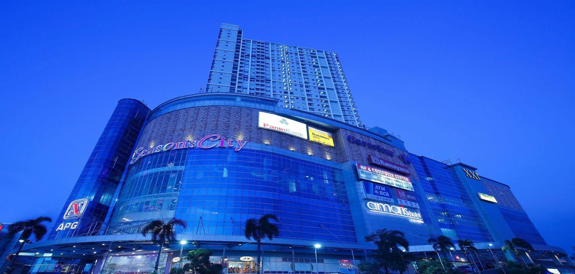 Amaris Hotel Seasons City Jakarta Exteriör bild